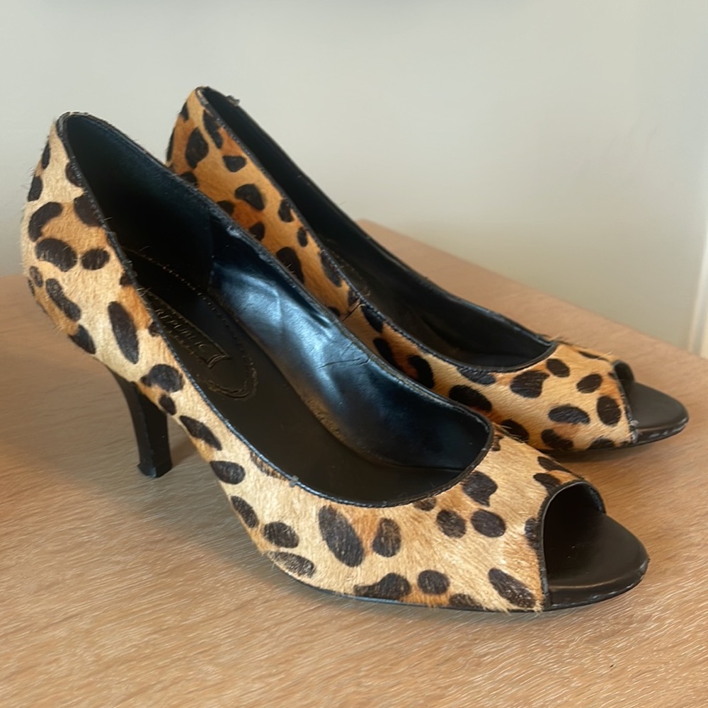 Cheetah fur print peep toe sandals